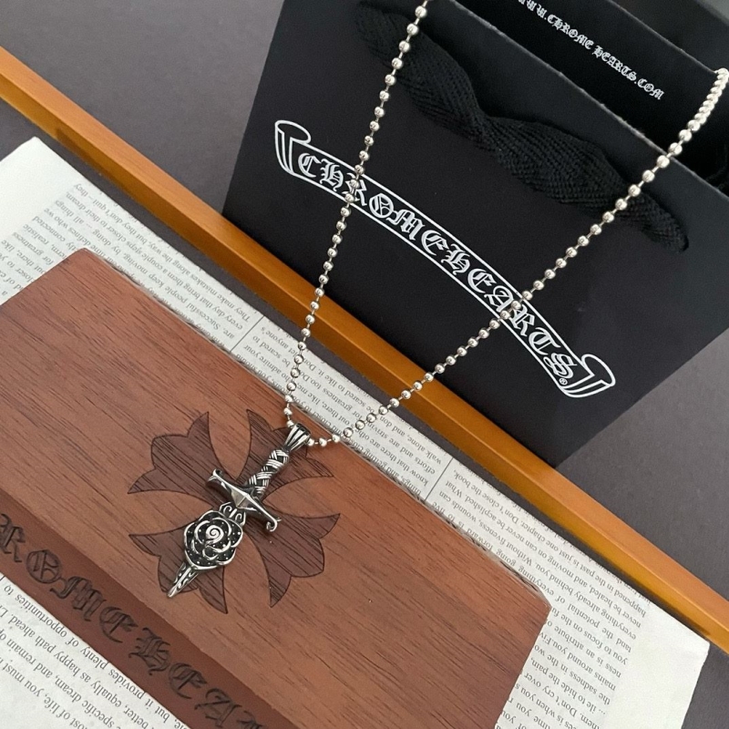 Ch*0me He**ts necklaces